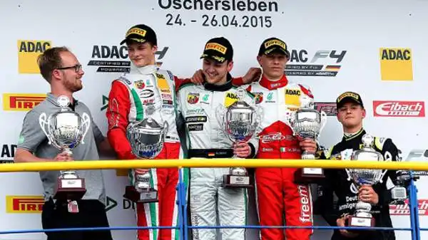 Il sedicenne figlio di Michael, Mick, si è imposto al debutto in Formula 4 sul circuito di Oschersleben, in Germania.