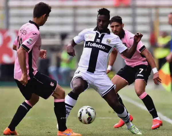 Il Parma ormai condannato fa gioire ancora i propri tifosi superando in casa di misura il Palermo per 1-0, decide un calcio di rigore realizzato da Nocerino.