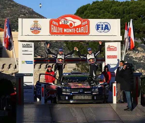 Sebastien Ogier inizia alla grande il mondiale trionfando a Montecarlo, solo Volkswagen sul podio con Latvala secondo davanti a Mikkelsen, a Meeke la Power Stage.