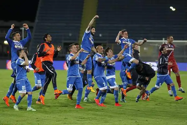 Sarri, lezione di calcio al Napoli: 4-2. AllEmpoli basta un primo tempo perfetto: 4-2 ai partenopei (tre autogol totali), che a meno di un miracolo salutano la Champions League.
