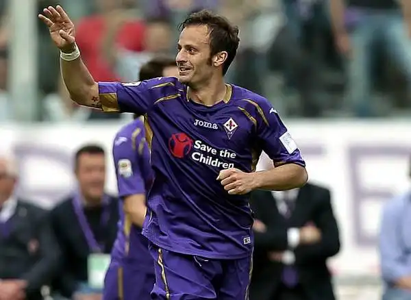 La Viola piega il Cesena con una doppietta di Ilicic e un gol nella ripresa Gilardino (cinquantesima rete in maglia viola). Rodriguez segna il gol della bandiera per i romagnoli.