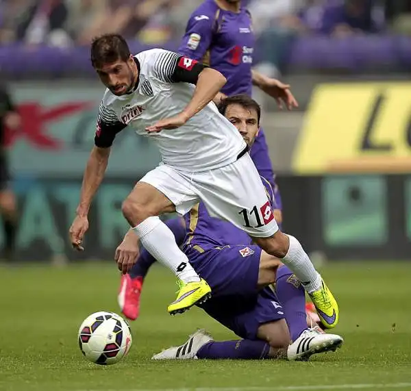 La Viola piega il Cesena con una doppietta di Ilicic e un gol nella ripresa Gilardino (cinquantesima rete in maglia viola). Rodriguez segna il gol della bandiera per i romagnoli.
