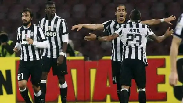 11 gennaio 2015 - E di Caceres il gol che riporta in vantaggio i bianconeri sul sempre difficile campo del Napoli.