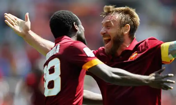 All'Olimpico preziosissimo successo, in ottica secondo posto, per la Roma che piega il Genoa grazie alle reti di Doumbia e Florenzi