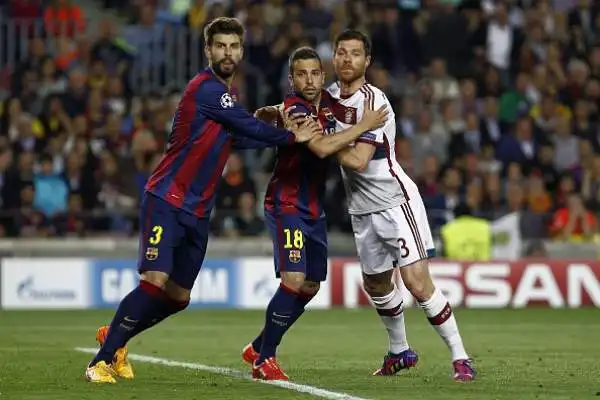 Messi allucinante, Bayern umiliato. Il Barcellona vince 3-0 e fa un grande passo avanti verso la finale di Champions League.
