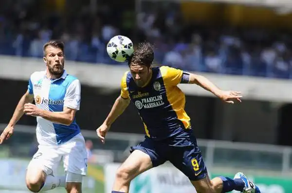Chievo-Verona 2-2. Toni 7. Intramontabile, con 14 gol è il capocannoniere del 2015, anche se stavolta non basta per vincere.