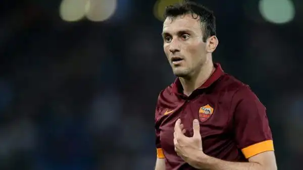 Roma-Udinese 2-1. Torosidis 7. E' sempre fin troppo sottovalutato questo calciatore anti-divo, ma che si danna sempre l'anima macinando chilometri. E stavolta segnando anche una rete fondamentale.