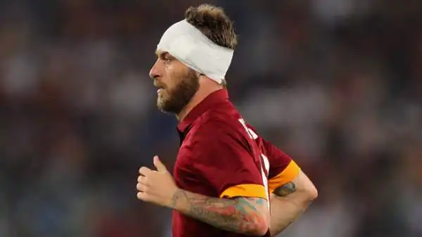 Roma-Udinese 2-1. De Rossi 6,5. Vero e proprio trascinatore della Roma, lotta quando la squadra non gira e si rende utile tanto in avanti quanto da ultimo uomo della difesa.