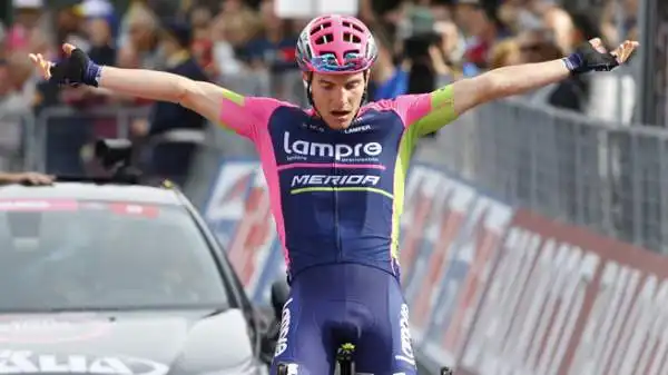 La quinta frazione (La Spezia-Abetone di 152 chilometri) è stata poi vinta per distacco da Jan Polanc, della Lampre-Merida.