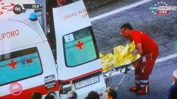 Poi Pozzovivo è stato trasferito a Cicagna, dove un elicottero del 118 lo porterà all'ospedale San Martino di Genova.