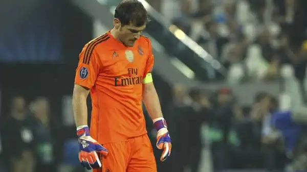 Casillas 7. Questa volta i suoi tifosi non possono rimproverargli nulla: incolpevole sul gol, evita il 2-1 in due occasioni nel finale.