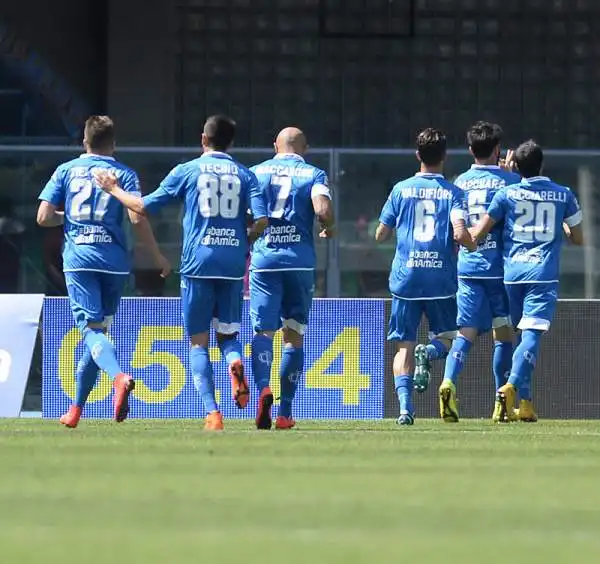 Partita ininfluente per la classifica al Bentegodi: Saponara porta in vantaggio gli ospiti ma Moras e Sala ribaltano il risultato regalando la vittoria alla squadra di Mandorlini.