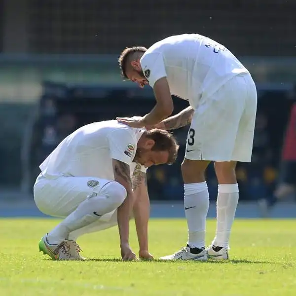 Partita ininfluente per la classifica al Bentegodi: Saponara porta in vantaggio gli ospiti ma Moras e Sala ribaltano il risultato regalando la vittoria alla squadra di Mandorlini.