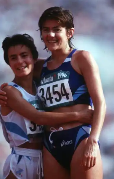 Non prima però di essere riuscita a vincere anche loro mondiale, sulla pista di Atene, nel 1997.