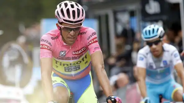 Vince Landa, Contador padrone. Il Giro d'Italia è sempre più nelle mani dello spagnolo, inattaccabile per Aru anche nella prima tappa di alta montagna.