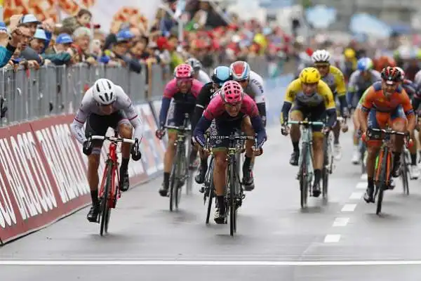 "E' la mia prima vittoria al Giro dopo tanti tentativi. Sapevo che avrei potuto vincere quest'anno".