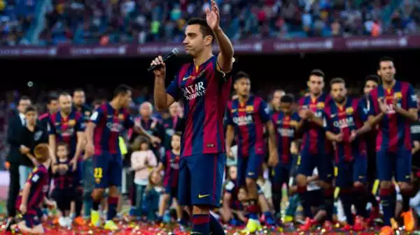 Gigantografia, lacrime, applausi, cori: il Camp Nou saluta per l'ultima volta uno dei più grandi campioni della storia del Barcellona.