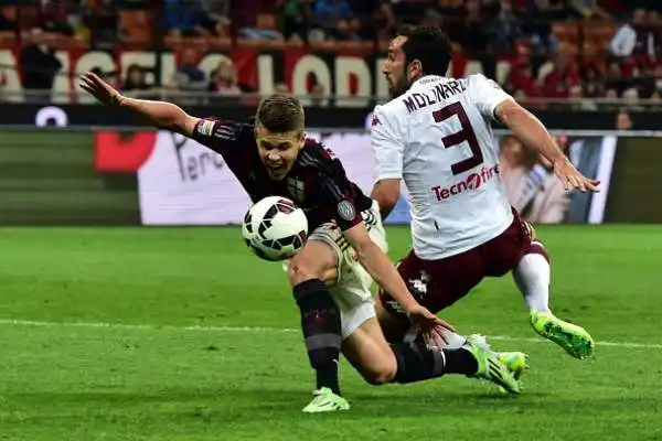 Il Faraone risorge, goleada Milan. I rossoneri battono per 3-0 il Torino nel posticipo: doppietta di El Shaarawy, centesima rete in A del Pazzo.