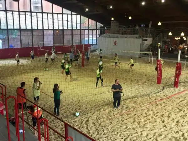 Al Nutrilite Sand Volley Challenge, torneo organizzato insieme a Fondazione Milan, hanno presto parte grandi rossoneri del passato come Paolo Maldini, Massimo Ambrosini, Cristian Brocchi e Serginho.