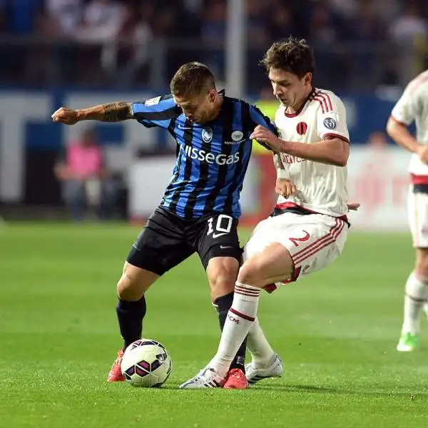 Addio con vittoria per Filippo Inzaghi. A Bergamo i rossoneri superano i nerazzurri in rimonta e chiudono il campionato a quota 52 punti grazie ad un gol di Pazzini e a una doppietta di Bonaventura.