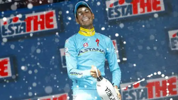 Per l'Astana è la quarta vittoria di tappa dopo la doppietta di Mikel Landa e il successo di Tiralongo. Raggiunta la Lampre-Merida.