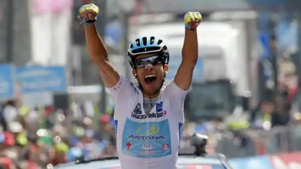 Aru supera in classifica generale il compagno di squadra Mikel Landa, ma la maglia rosa di Contador è praticamente blindata.