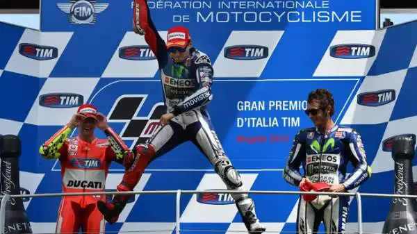 Lorenzo trionfa, Rossi 3°. Lo spagnolo domina al Mugello, Iannone si piazza in seconda posizione davanti al Dottore. Ancora a terra Marquez.