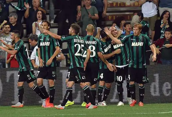 Partita chiusa già nel primo tempo col gol di Berardi e la doppietta di Zaza. Prima dell'intervallo anche il gol di Pavoletti, mentre nella ripresa c'è spazio per un rigore fallito ancora da Zaza.