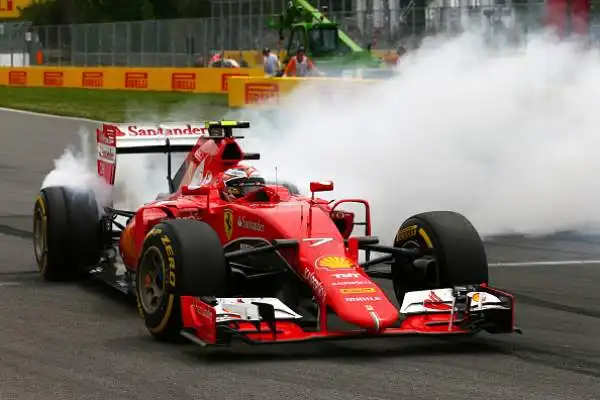 Hamilton domina, rimpianti Ferrari. Il britannico conquista il Gran Premio del Canada davanti a Rosberg. Terzo Bottas davanti alle Rosse: Raikkonen perde il podio per un testacoda, Vettel quinto.