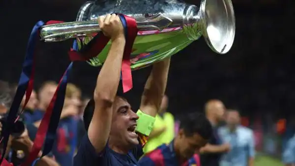 Xavi 7. Saluta il Barcellona con numeri da record. E il suo ultimo atto da giocatore blaugrana è il più bello: è lui a sollevare la coppa dalle grandi orecchie.