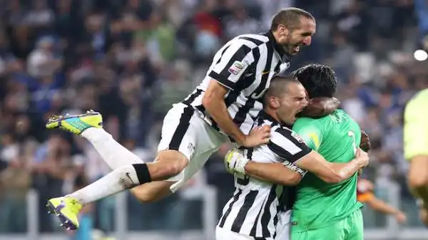Il punto forte della Juventus è la difesa. 3-5-2 o 4-3-1-2 poco cambia. In campionato i bianconeri hanno subito 24 gol, 7 in Champions League e 4 in Coppa Italia.