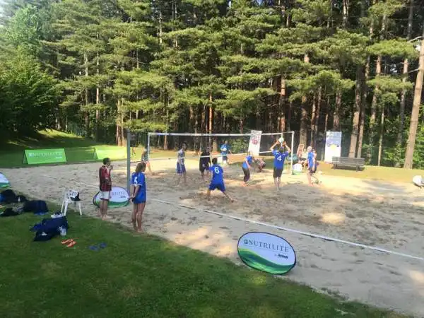 In occasione della giornata finale del Nutrilite Sand Volley Challenge, la manifestazione sportiva ideata da Fondazione Milan, Nutrilite ha devoluto 15.000 euro in favore del progetto Scuola Bottega