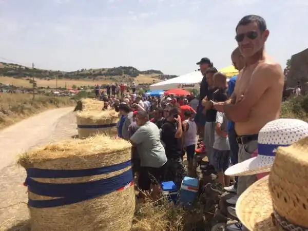 La tappa italiana del Mondiale Rally richiama ad Alghero e dintorni un grande numero di appassionati, che possono ammirare bolidi che sfrecciano a pochi passi.