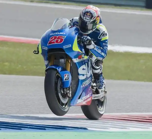 Il 'Dottore' in sella alla sua Yamaha numero 46 firma il giro più veloce, fermando il cronometro a 1'32.627, mettendosi alle spalle Aleix Espargaro e Marc Marquez.