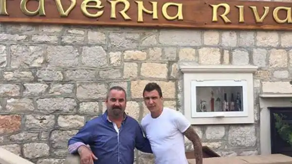 Super Mario Mandzukic si gode le sue prime vacanze da giocatore della Juventus, e lo fa in patria, sull'Isola di Brac.