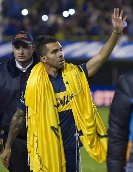 Bombonera stracolma per il ritorno dell'Apache al Boca Juniors.