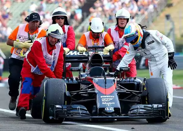 Nelle prove ufficiali del GP d'Ungheria Hamilton ha precede il compagno Rosberg. Terzo Sebastian Vettel, quinto l'altro ferrarista Raikkonen, tra la Red Bull di Ricciardo e la Williams di Bottas.