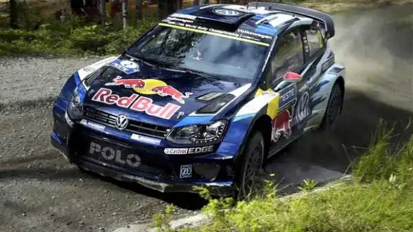 Jari-Matti Latvala della Volkswagen si aggiudica per la seconda volta di fila il Rally corso nel suo Paese natale.