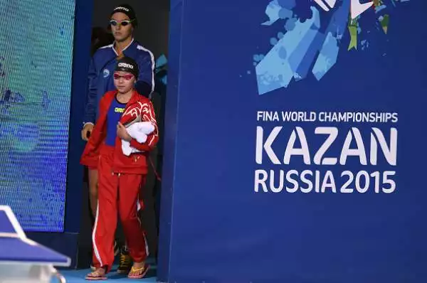 Alle batterie dei 50 farfalla ai Mondiali di Kazan ha preso parte anche la "bimba prodigio" del Bahrain che a 10 anni ha chiuso ultima in 41"13.