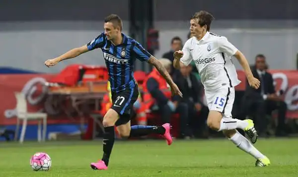 Inter-Atalanta 1-0. De Roon 6.5: non soffre lesordio nella massima serie, dimostrandosi calciatore di sostanza.