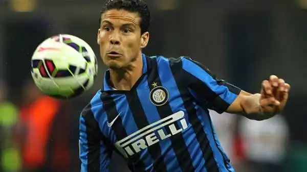 Sì - Hernanes. La Juventus si è aggiudicata in extremis il centrocampista dell'Inter, sempre più chiuso con Mancini.
