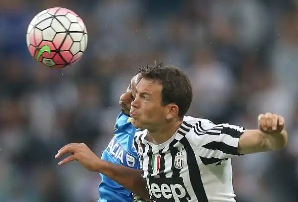 Juventus-Udinese 0-1. Lichtsteiner 4: si dimentica di Thereau nellazione che decide lincontro dello Stadium.