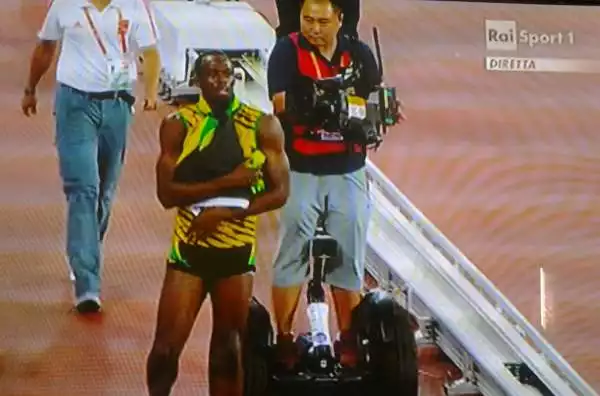 Bolt ha appena vinto la sua decima medaglia iridata, stravincendo i 200 metri davanti a Gatlin.