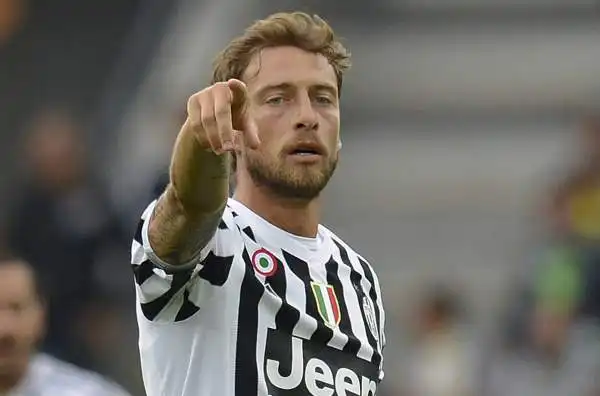 Marchisio 5: prestazione anonima, ma un conto è giocare a centrocampo con Vidal e Pirlo, altro dovere diventare il faro del reparto nevralgico.