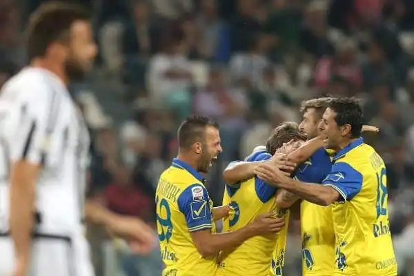 Juventus: pari, fischi e polemiche. Dybala risponde ad Hetemaj evitando almeno la sconfitta con un contestato rigore.