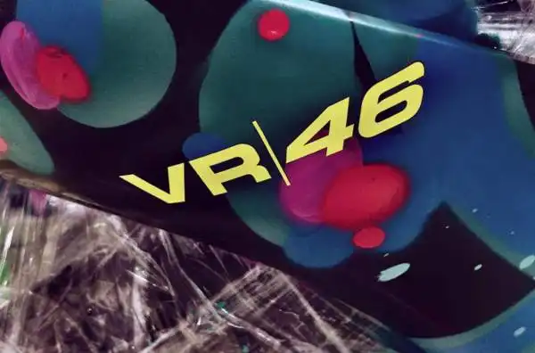 Le nuove livree dello Sky Racing Team VR46 che gareggeranno domenica a Misano, realizzate in collaborazione con Sky Arte HD dallartista Zero-T.
