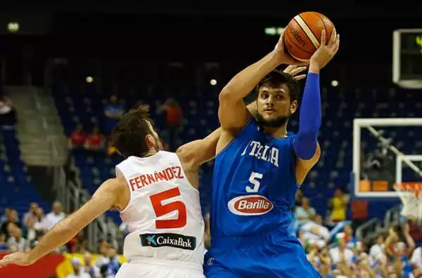 Impresa degli Azzurri che trascinati da Gallinari e Belinelli centrano la loro seconda vittoria ad EuroBasket 2015.