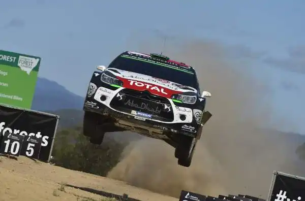 Ogier e la Volkswagen Campioni del Mondo WRC. Il pilota francese trionfa anche in Australia e conquista il terzo titolo consecutivo.