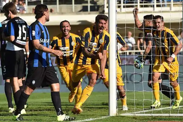 Incredibile finale a Bergamo con l'Atalanta che passa in vantaggio allo scadere con Moralez e viene poi raggiunta all'ultimo istante del recupero da un gol di Pisano.