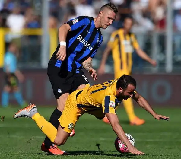 Incredibile finale a Bergamo con l'Atalanta che passa in vantaggio allo scadere con Moralez e viene poi raggiunta all'ultimo istante del recupero da un gol di Pisano.